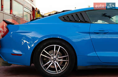 Купе Ford Mustang 2017 в 