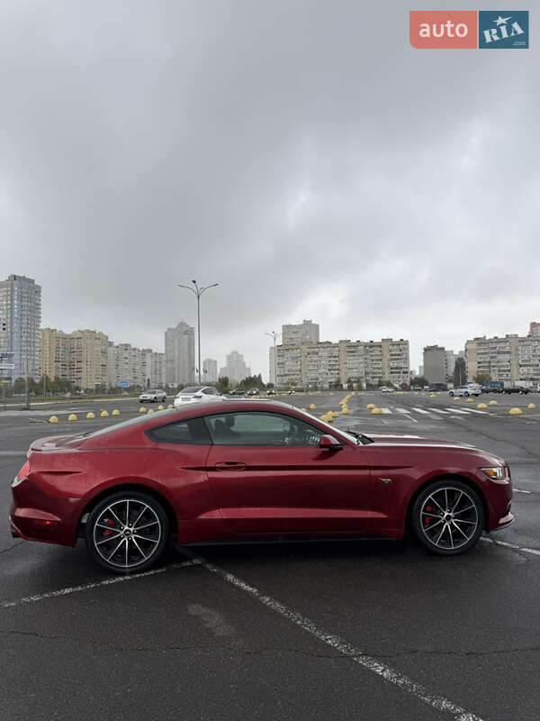 Купе Ford Mustang 2015 в Киеве