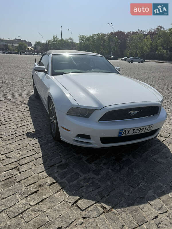 Кабріолет Ford Mustang 2014 в Харкові фото 6 Кабріолет Ford Mustang 2014 в Харкові