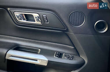 Купе Ford Mustang 2016 в Києві