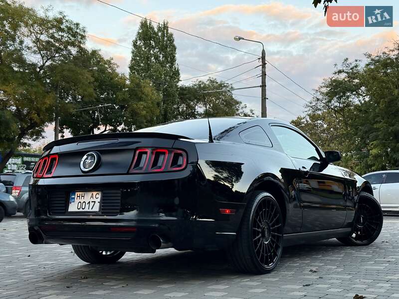 Купе Ford Mustang 2013 в Одесі