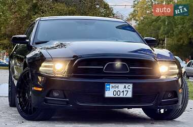 Купе Ford Mustang 2013 в 
