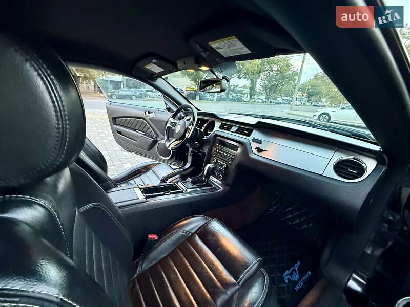 Купе Ford Mustang 2013 в Одесі