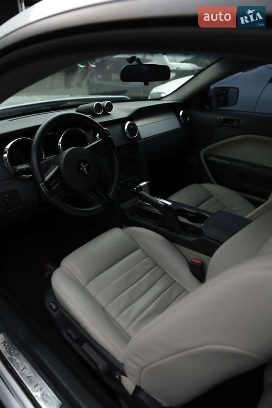 Купе Ford Mustang 2005 в Києві фото 4 Купе Ford Mustang 2005 в Києві