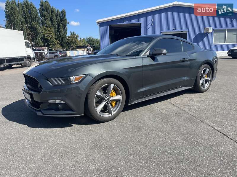 Купе Ford Mustang 2015 в Киеве