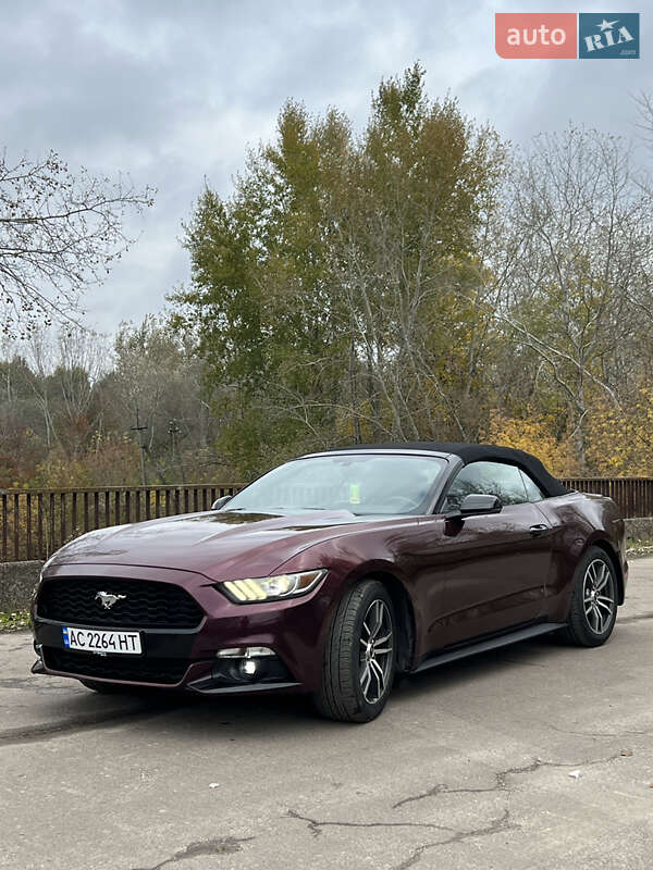Кабріолет Ford Mustang 2016 в Рівному
