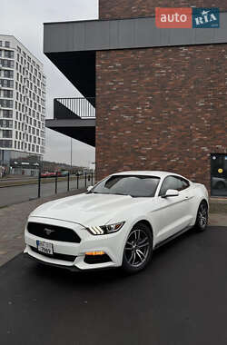 Купе Ford Mustang 2016 в Києві