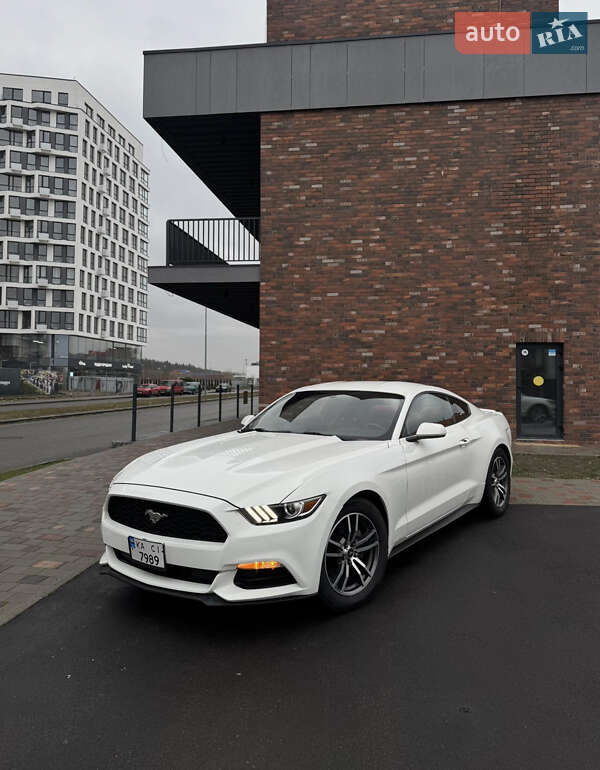 Купе Ford Mustang 2016 в Києві