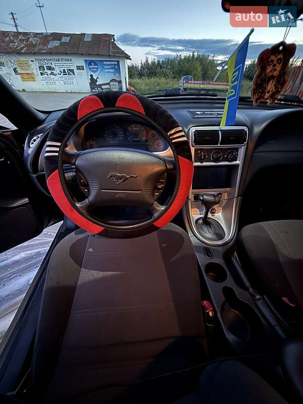 Купе Ford Mustang 2001 в Ивано-Франковске