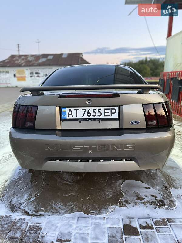 Купе Ford Mustang 2001 в Ивано-Франковске