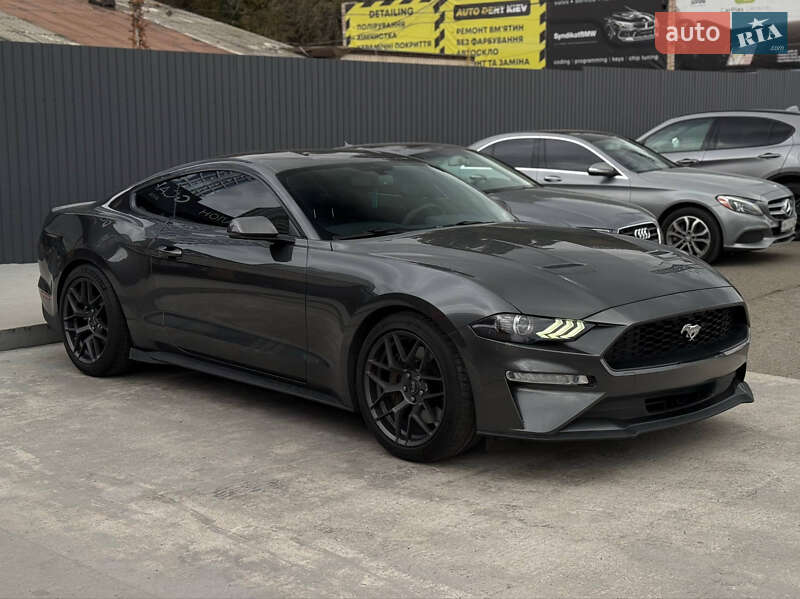 Купе Ford Mustang 2017 в Киеве