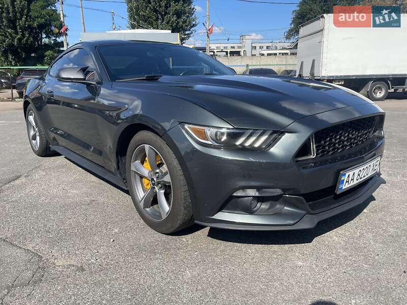 Купе Ford Mustang 2015 в Києві фото 3 Купе Ford Mustang 2015 в Києві