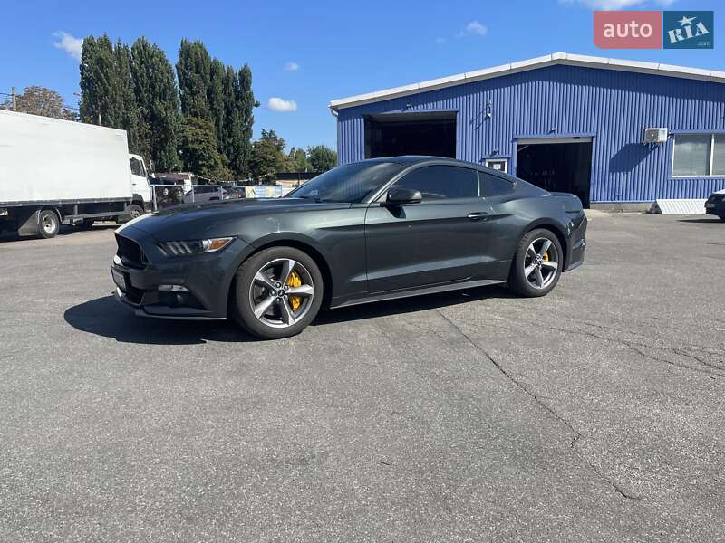 Купе Ford Mustang 2015 в Києві фото 34 Купе Ford Mustang 2015 в Києві