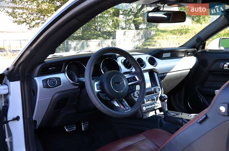 Купе Ford Mustang 2017 в Киеве фото 24 Купе Ford Mustang 2017 в Киеве