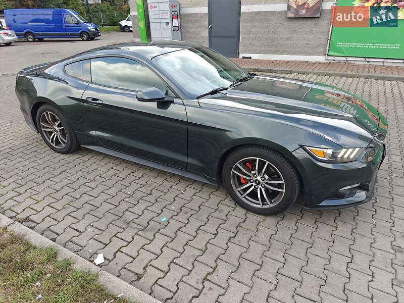 Купе Ford Mustang 2015 в Києві