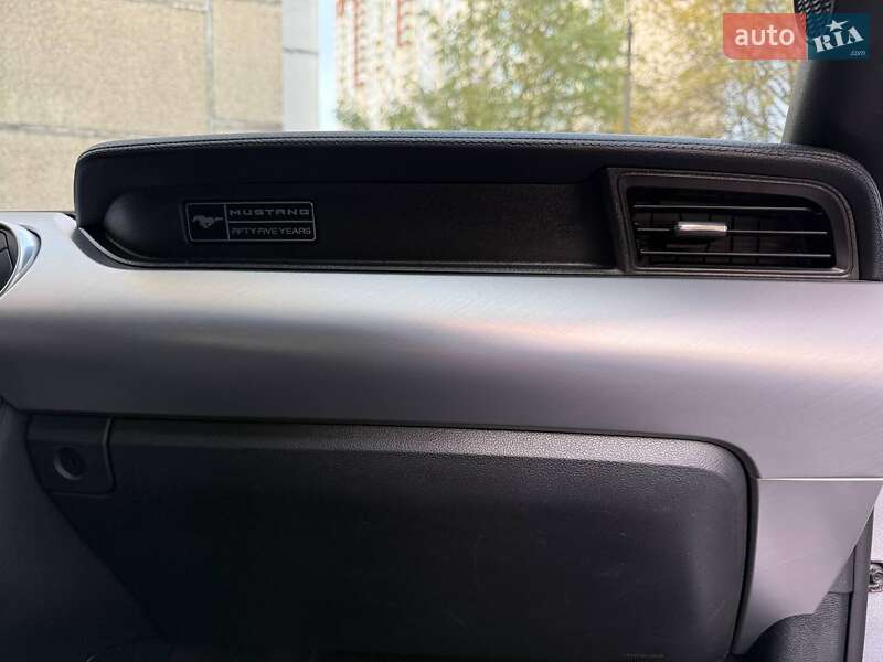 Купе Ford Mustang 2019 в Киеве фото 25 Купе Ford Mustang 2019 в Киеве
