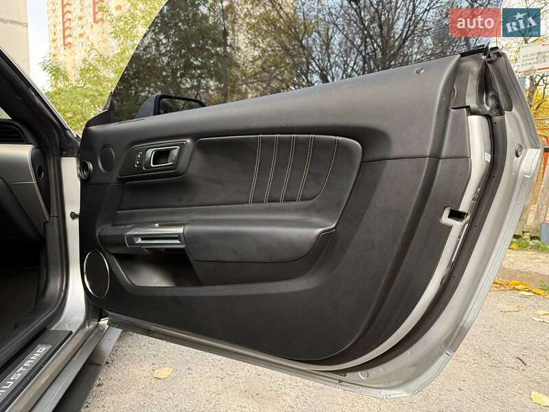 Купе Ford Mustang 2019 в Киеве фото 30 Купе Ford Mustang 2019 в Киеве