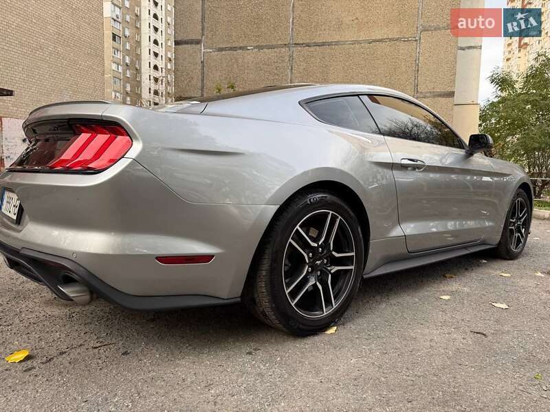 Купе Ford Mustang 2019 в Киеве фото 35 Купе Ford Mustang 2019 в Киеве