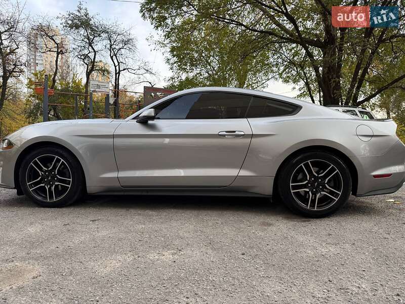 Купе Ford Mustang 2019 в Киеве фото 38 Купе Ford Mustang 2019 в Киеве