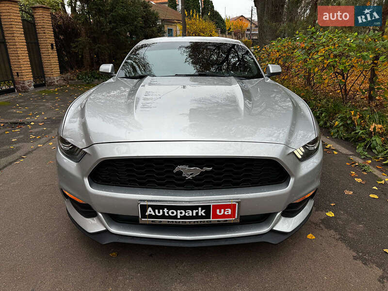 Купе Ford Mustang 2017 в Киеве фото 3 Купе Ford Mustang 2017 в Киеве
