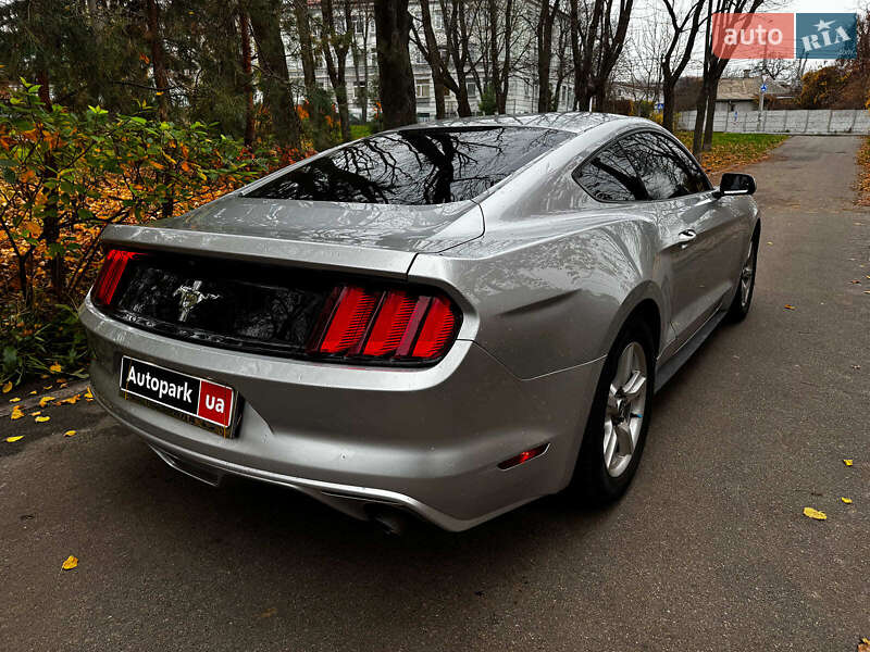 Купе Ford Mustang 2017 в Киеве фото 7 Купе Ford Mustang 2017 в Киеве