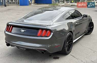 Купе Ford Mustang 2015 в Львові