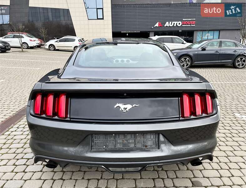 Купе Ford Mustang 2016 в Львові