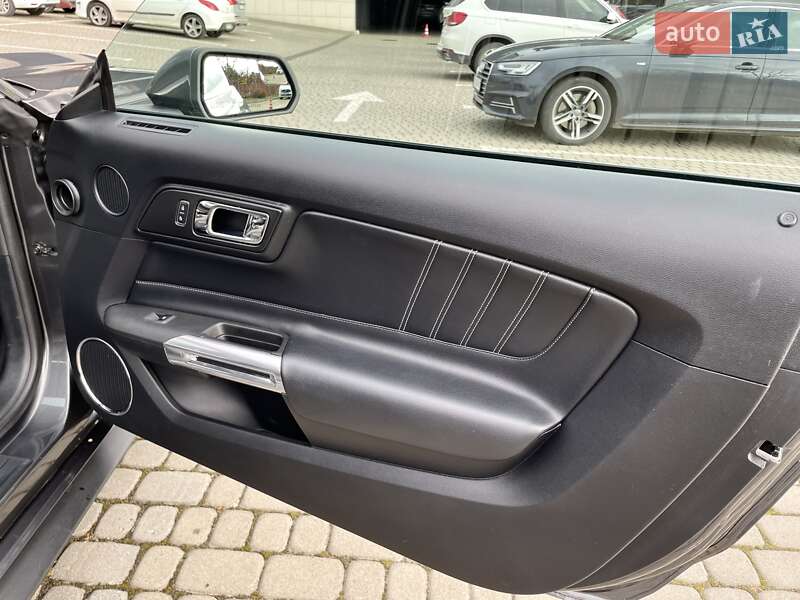 Купе Ford Mustang 2016 в Львові