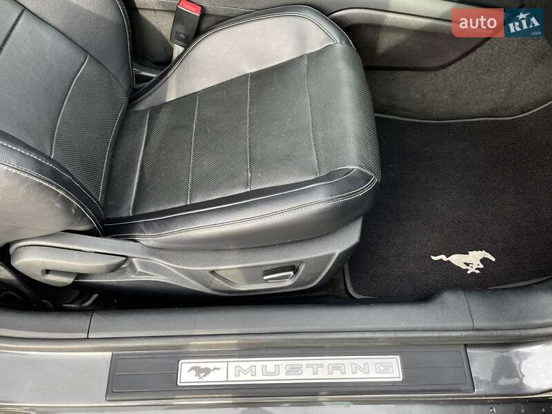 Купе Ford Mustang 2016 в Львові