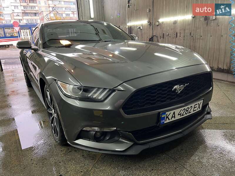 Купе Ford Mustang 2015 в Киеве