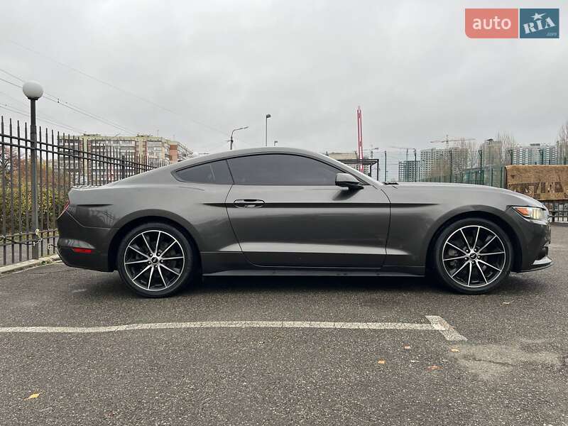 Купе Ford Mustang 2015 в Киеве