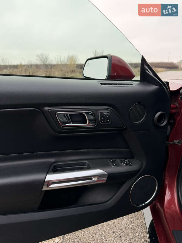 Купе Ford Mustang 2016 в Киеве