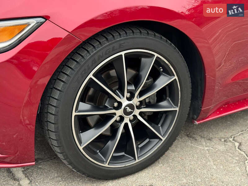 Купе Ford Mustang 2015 в Києві фото 12 Купе Ford Mustang 2015 в Києві