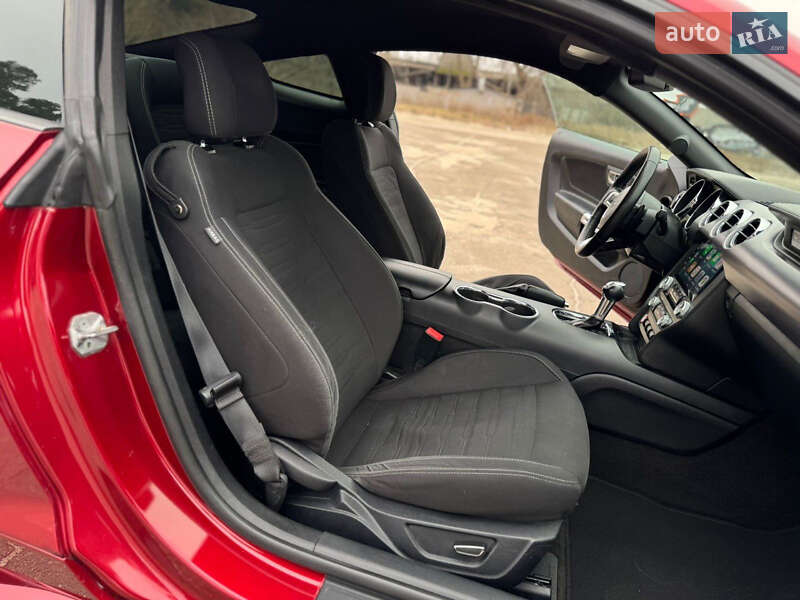 Купе Ford Mustang 2015 в Києві фото 17 Купе Ford Mustang 2015 в Києві