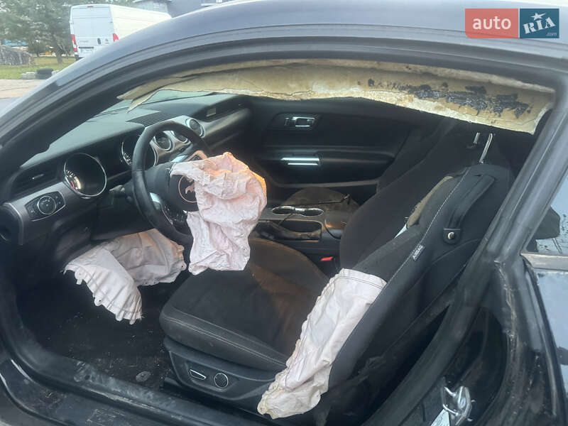 Купе Ford Mustang 2016 в Львове