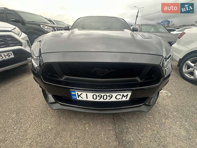 Купе Ford Mustang 2016 в Киеве