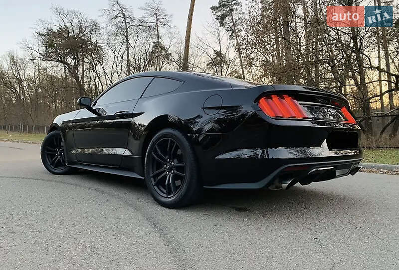 Купе Ford Mustang 2015 в Києві
