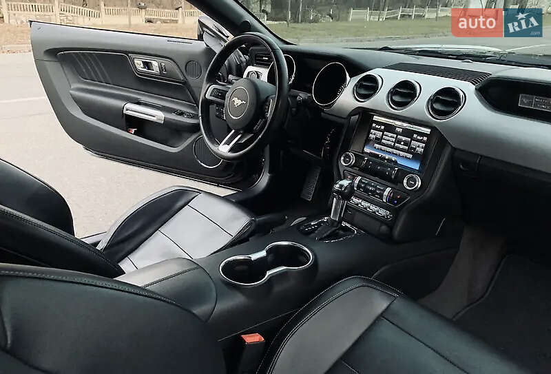 Купе Ford Mustang 2015 в Києві