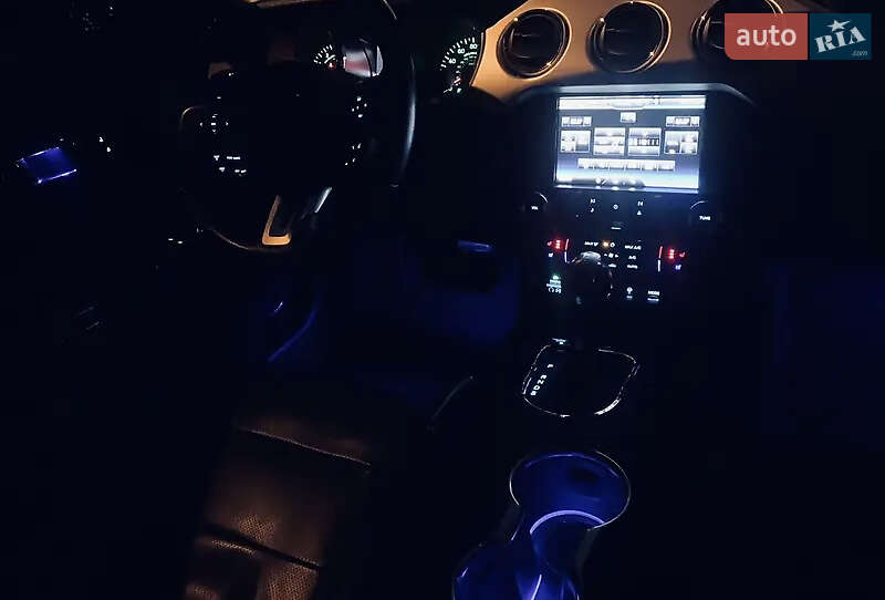 Купе Ford Mustang 2015 в Києві