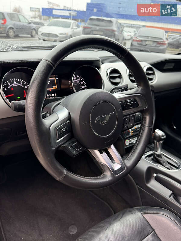 Купе Ford Mustang 2015 в Києві