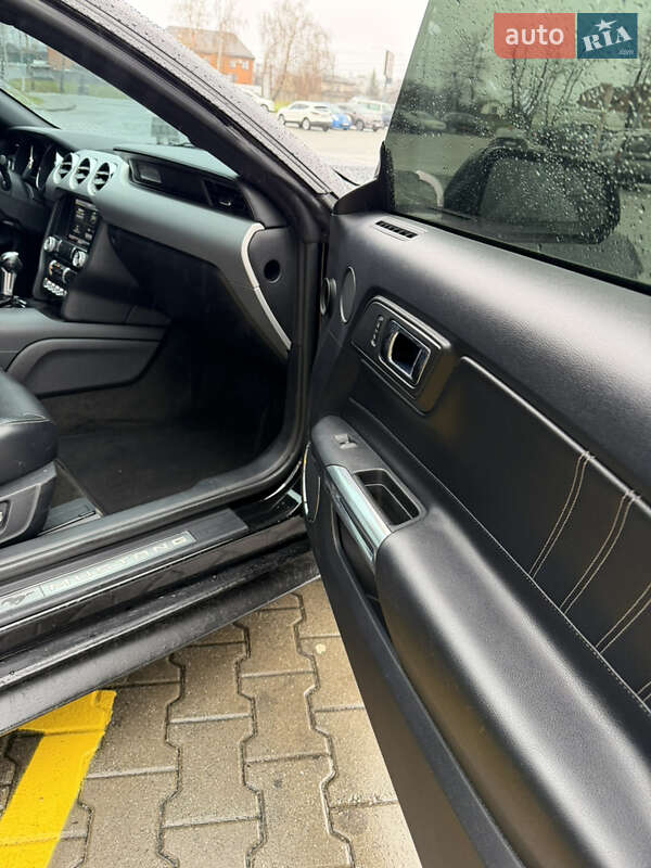 Купе Ford Mustang 2015 в Києві