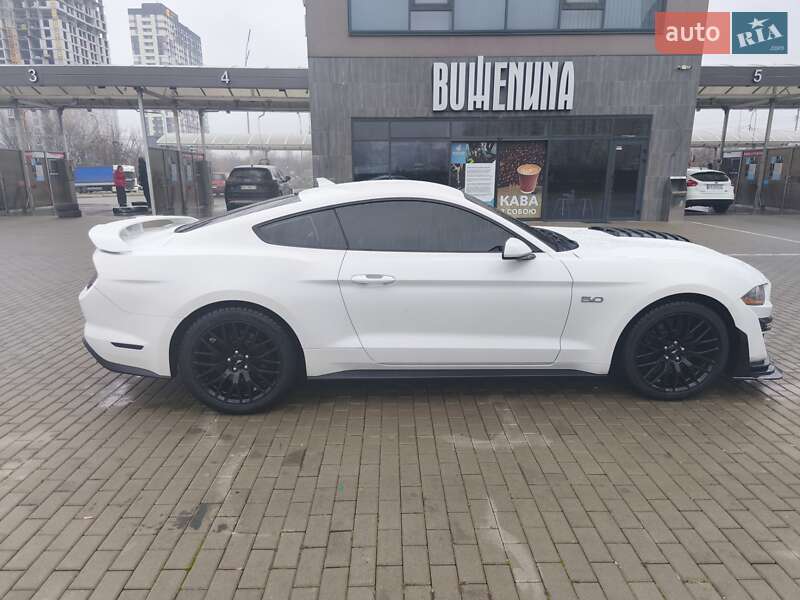 Купе Ford Mustang 2020 в Киеве