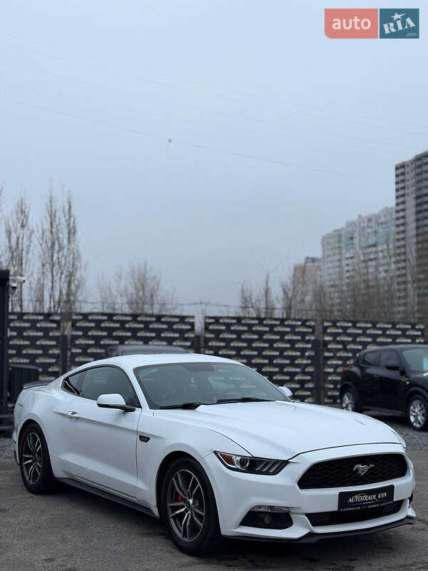 Купе Ford Mustang 2015 в Киеве