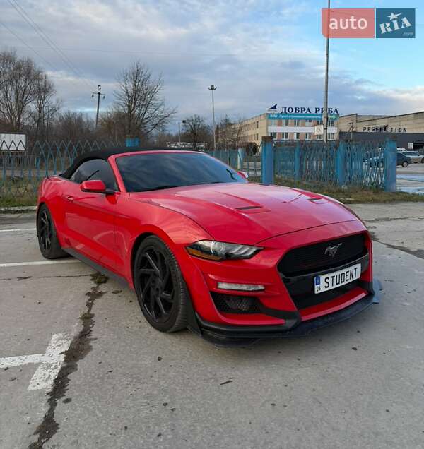 Кабріолет Ford Mustang 2019 в Чернівцях