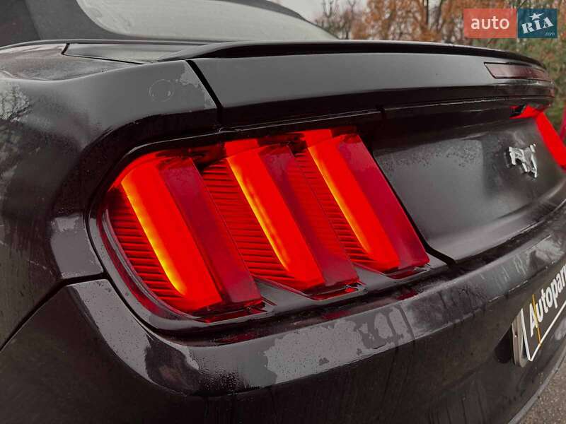 Кабриолет Ford Mustang 2016 в Киеве фото 9 Кабриолет Ford Mustang 2016 в Киеве
