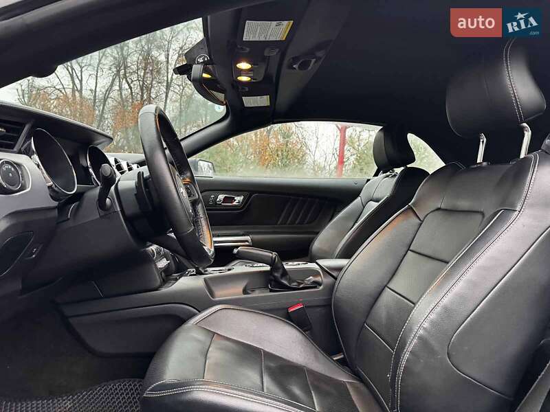 Кабриолет Ford Mustang 2016 в Киеве фото 15 Кабриолет Ford Mustang 2016 в Киеве
