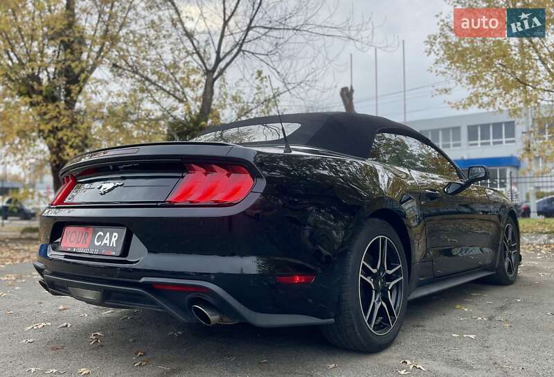 Кабриолет Ford Mustang 2019 в Киеве