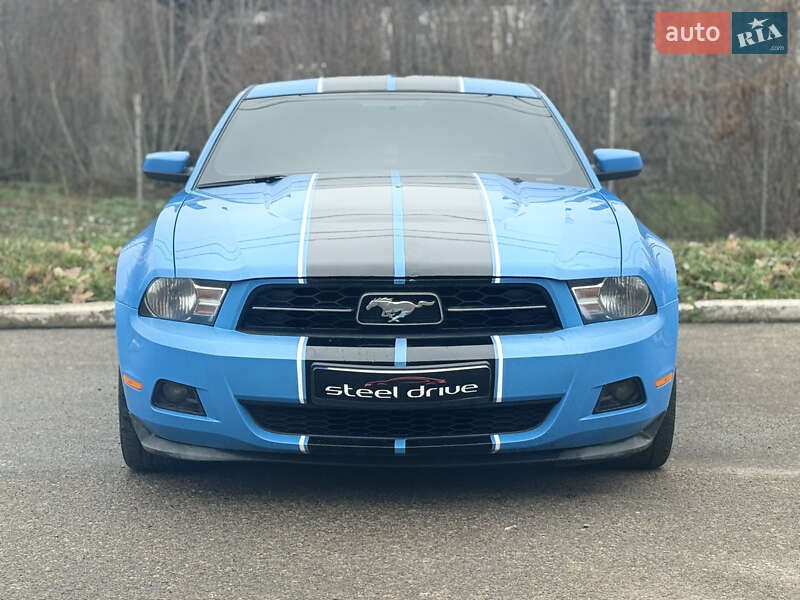 Купе Ford Mustang 2011 в Миколаєві