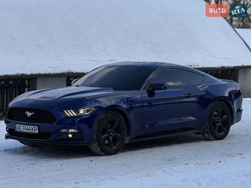 Купе Ford Mustang 2015 в Дніпрі
