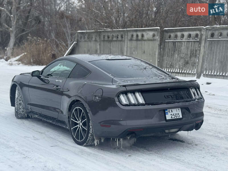 Купе Ford Mustang 2016 в Киеве